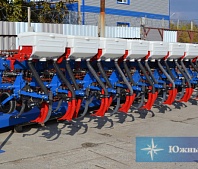 Культиватор КРН с подкормочным приспособлением